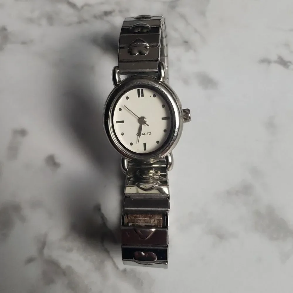 ‎Vintage Stretch Heart Watch